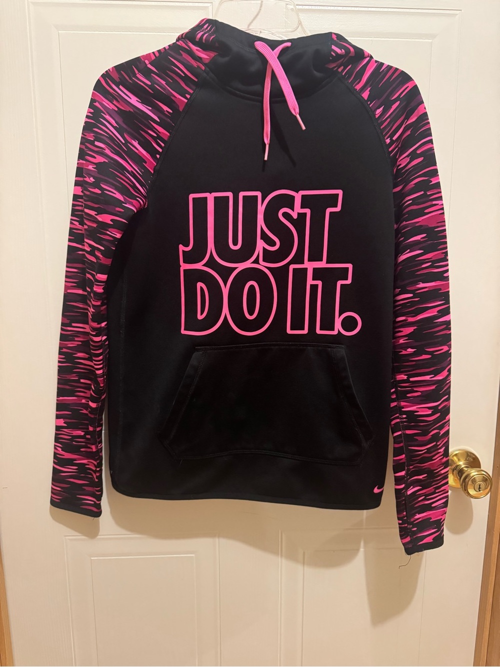 Nike Sz XS Black & Pink 'Just Do It.' Therma Fit Hoodie VGUC 😊😊